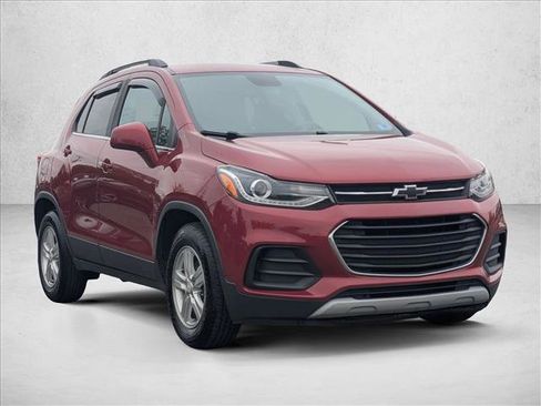 Used 2020 Chevrolet Trax LT FWD image 3