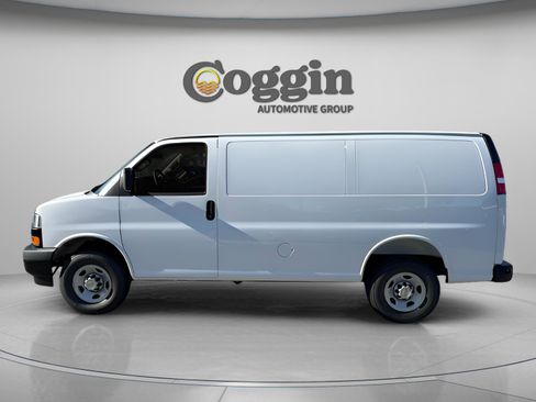 New 2025 Chevrolet Express 2500 image 2