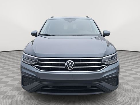 Certified 2024 Volkswagen Tiguan SE w/ Panoramic Sunroof Package AWD/4WD image 24