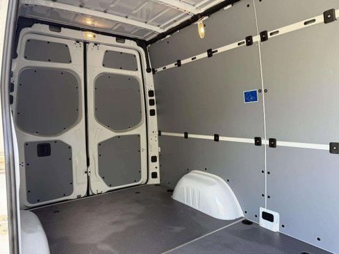 Used 2024 Mercedes-Benz Sprinter 2500 image 23