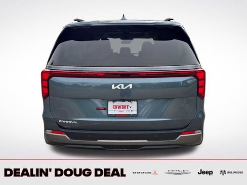 Used 2025 Kia Carnival SX FWD image 5