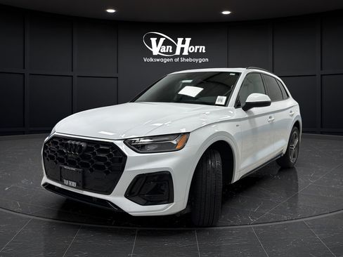 Used 2025 Audi Q5 e Premium Plus w/ Premium Plus Package AWD/4WD image 3