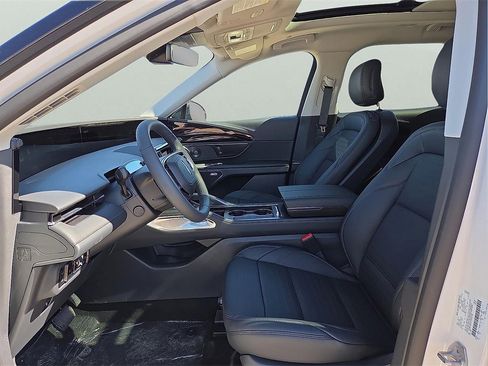 New 2026 Lincoln Nautilus Reserve image 14