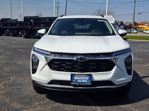 New 2026 Chevrolet Trax LT image 2