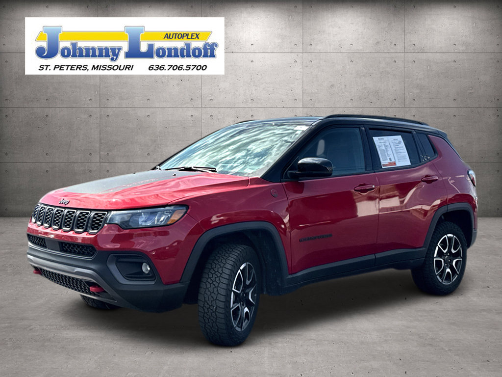 Used 2025 Jeep Compass Trailhawk AWD/4WD image 4