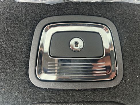 Certified 2025 Mercedes-Benz GLC 300 image 14