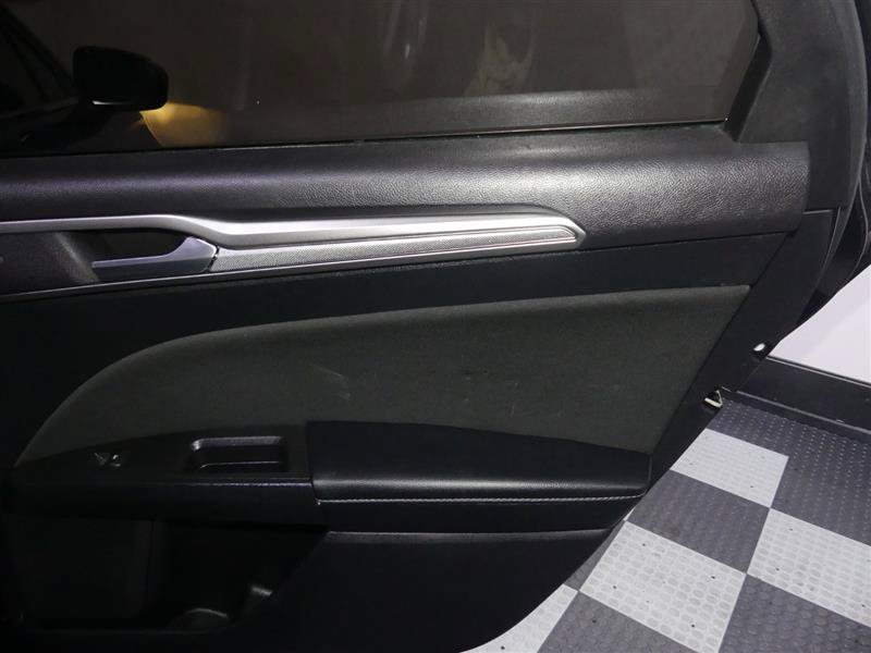 Used 2019 Ford Fusion SE FWD image 24