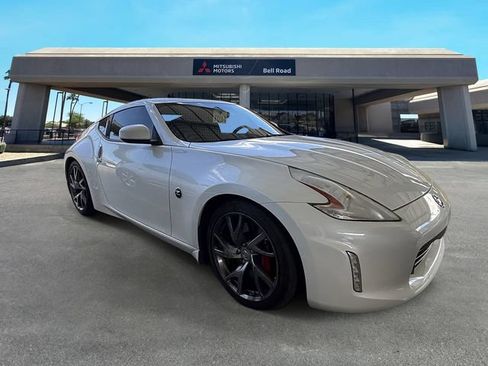 Used 2013 Nissan 370Z Touring w/ Sport Pkg RWD image 4