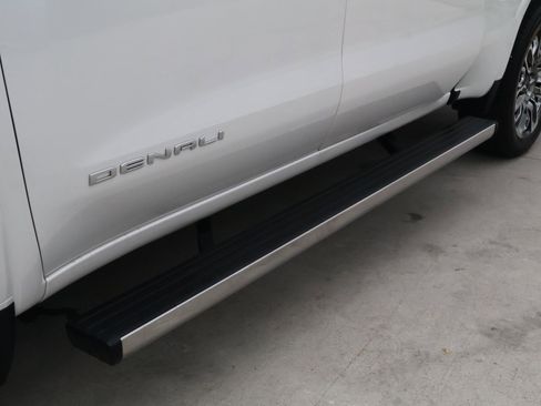 Used 2024 GMC Sierra 1500 Denali Ultimate AWD/4WD image 11