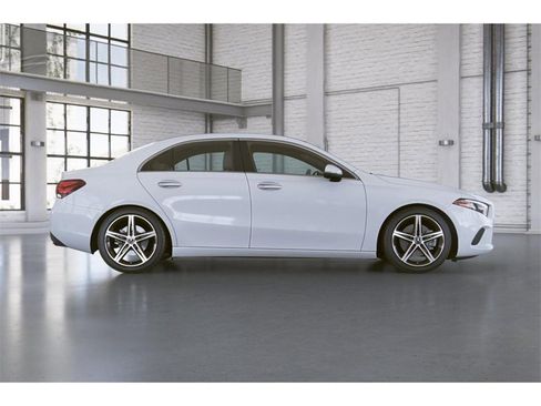 Certified 2022 Mercedes-Benz A 220 4MATIC image 2