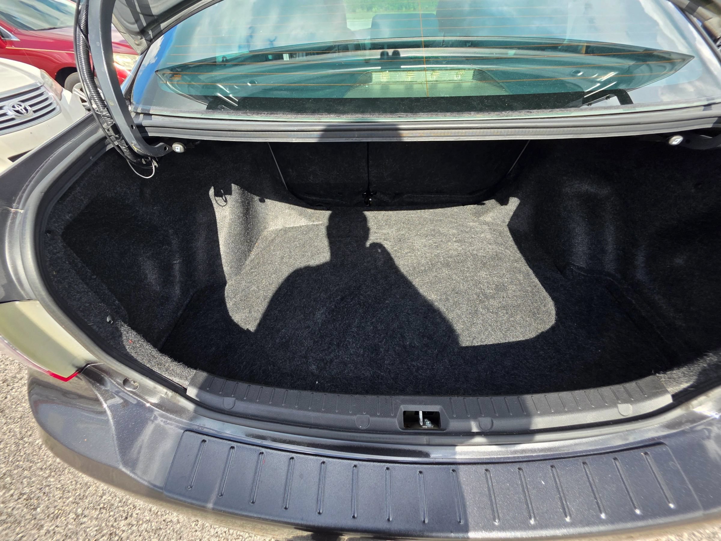 Used 2013 Toyota Corolla LE FWD image 23