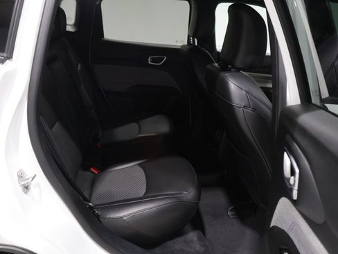 Used 2024 Jeep Compass Latitude AWD/4WD image 21