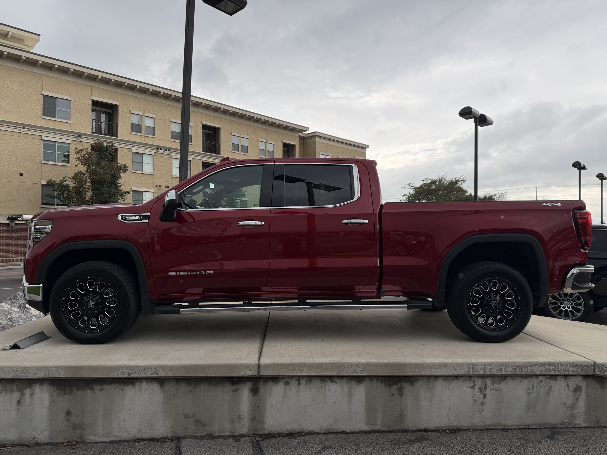 Used 2022 GMC Sierra 1500 SLT w/ SLT Convenience Package AWD/4WD image 6