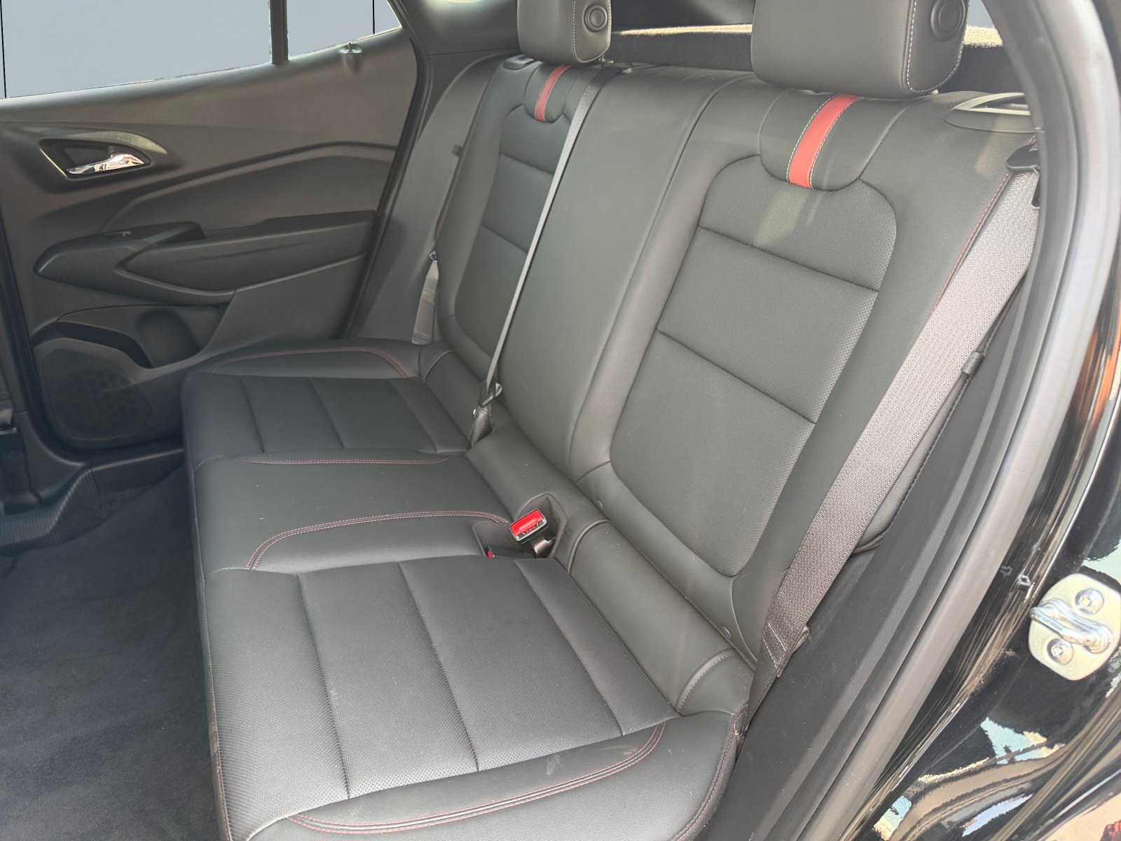 Used 2025 Chevrolet Trax RS w/ Driver Confidence Package FWD image 16