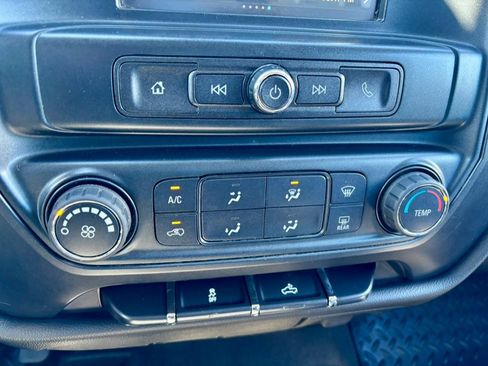 Used 2018 Chevrolet Silverado 1500 Custom w/ Custom Value Package image 24