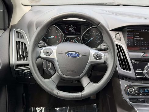 Used 2014 Ford Focus Titanium FWD image 20