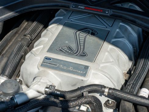 Used 2021 Ford Mustang Shelby GT500 w/ Technology Package RWD image 32