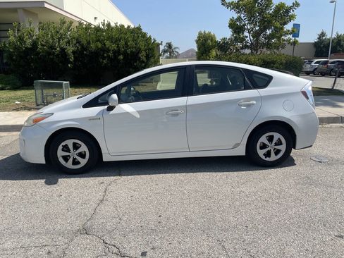 Used 2013 Toyota Prius One image 4