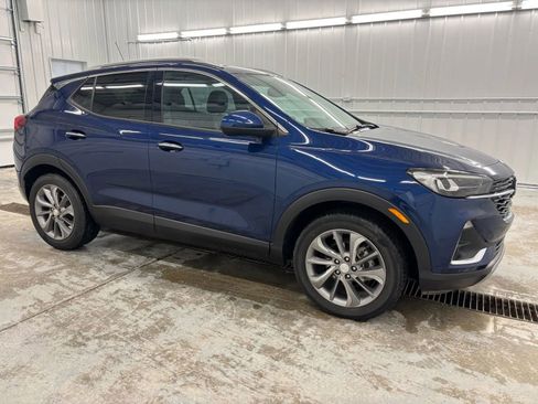 Used 2023 Buick Encore GX Essence w/ Experience Buick Package FWD image 9