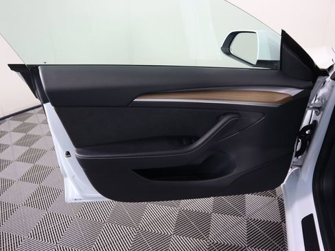 Used 2023 Tesla Model 3 Standard Range image 25