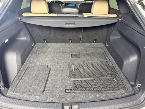 Certified 2024 Volkswagen Atlas Cross Sport SE w/ Panoramic Sunroof Package AWD/4WD image 29