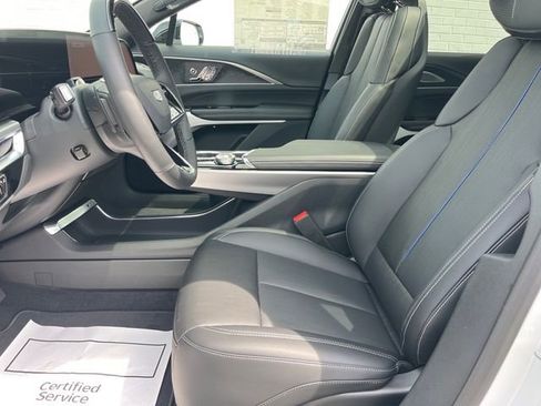 New 2025 Cadillac Lyriq Luxury image 9
