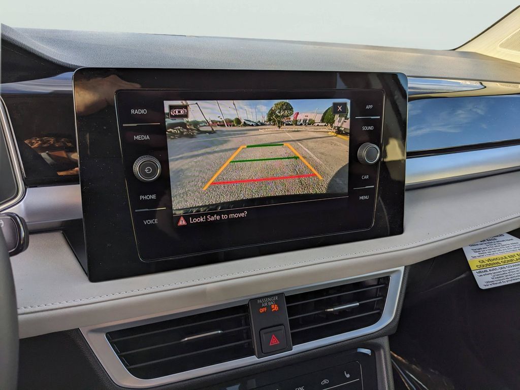 New 2026 Volkswagen Taos SE FWD image 20