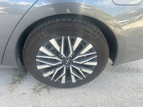Used 2025 Nissan Altima 2.5 SV FWD image 20