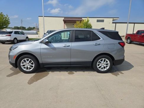 Used 2024 Chevrolet Equinox LT AWD/4WD image 4