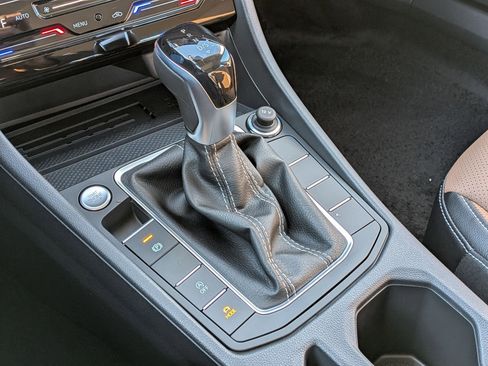 New 2026 Volkswagen Jetta SEL image 25