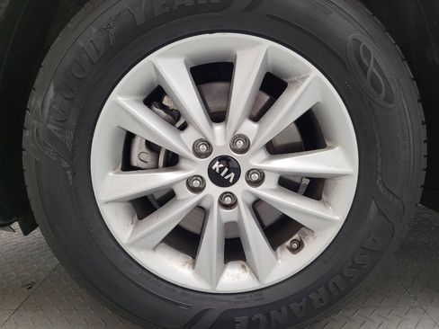 Used 2019 Kia Sorento FWD V6 image 31