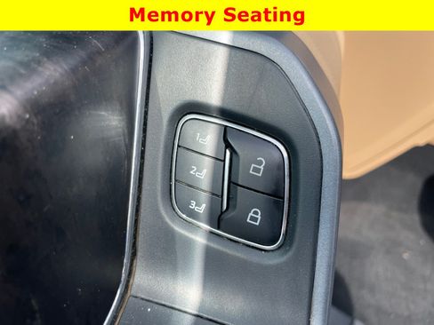 Used 2023 Ford F250 Lariat w/ Tremor Off-Road Package AWD/4WD image 21
