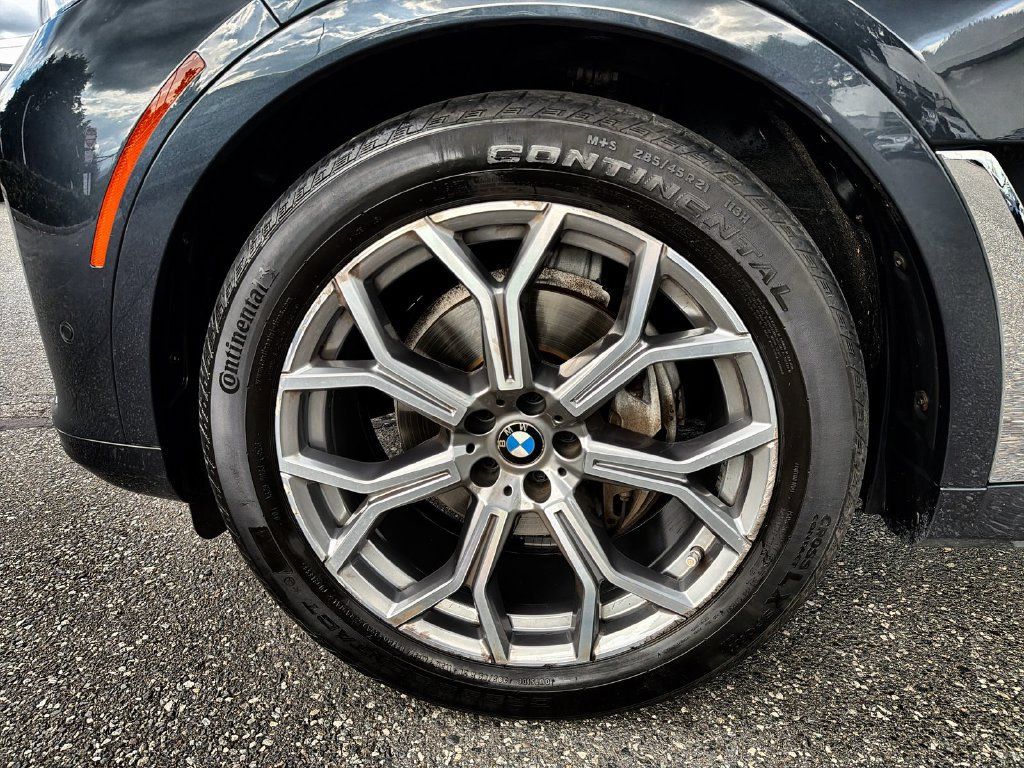 Used 2020 BMW X7 xDrive40i w/ Premium Package AWD/4WD image 16