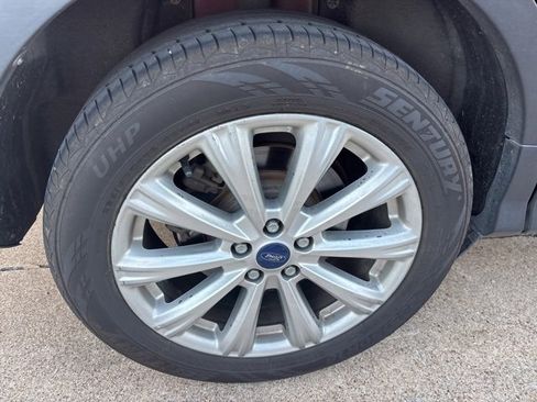 Used 2017 Ford Escape Titanium image 15