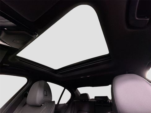 New 2026 BMW 330i Sedan w/ M Sport Package RWD image 21