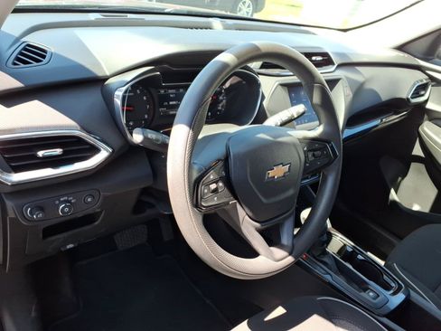 Used 2023 Chevrolet TrailBlazer LT FWD image 8