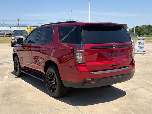 Used 2023 Chevrolet Tahoe Z71 w/ Luxury Package AWD/4WD image 3