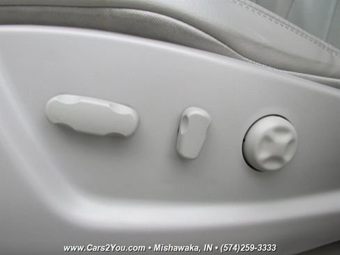 Used 2010 Cadillac DTS Luxury image 15