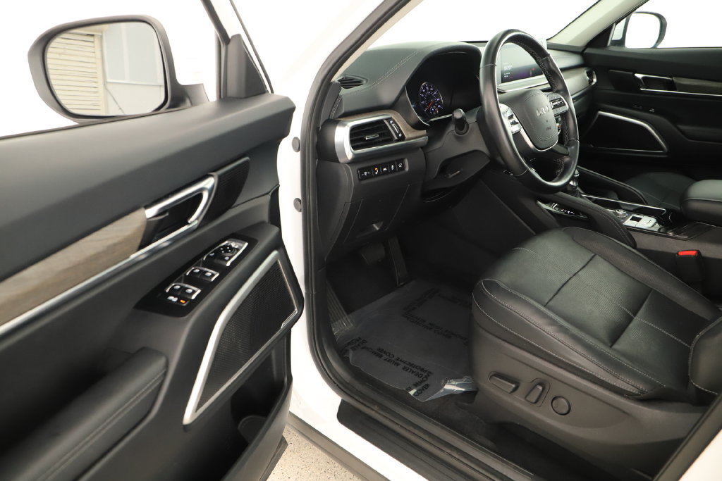 Used 2022 Kia Telluride EX w/ EX Premium Package AWD/4WD image 14