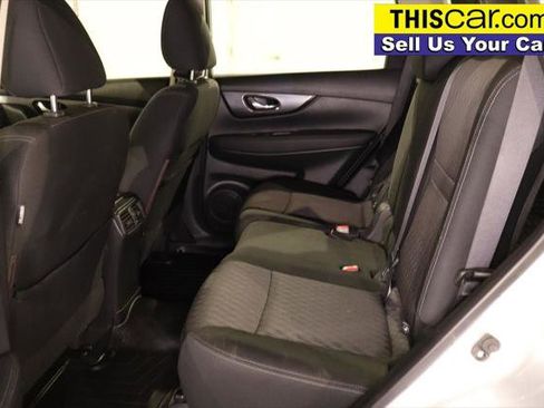 Used 2018 Nissan Rogue S image 19