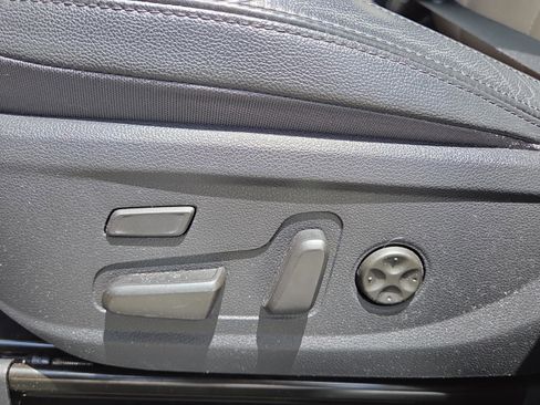 Used 2020 Hyundai Santa Fe Limited FWD image 10