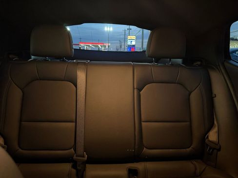 Used 2025 Buick Envista Sport Touring image 33