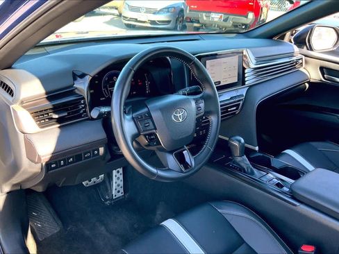 Certified 2025 Toyota Camry SE image 17