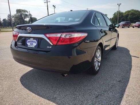 Used 2017 Toyota Camry XLE w/ Moonroof Package FWD image 6