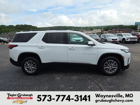 Used 2023 Chevrolet Traverse LT AWD/4WD image 9
