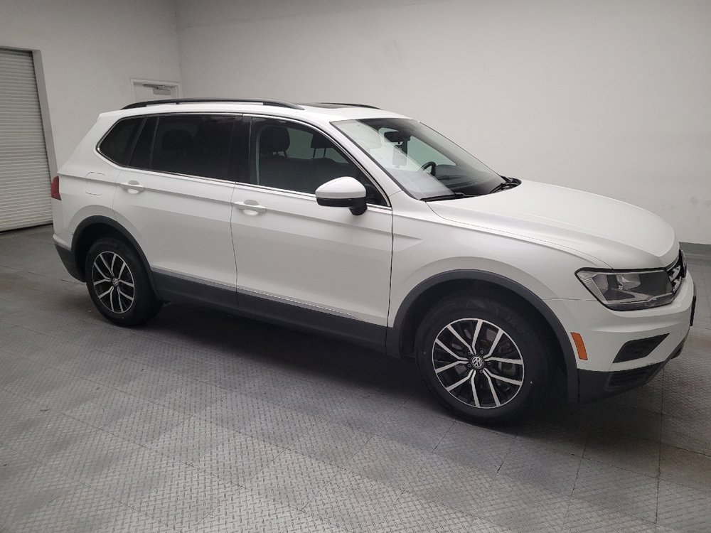 Used 2021 Volkswagen Tiguan SE w/ Panoramic Sunroof Package FWD image 11