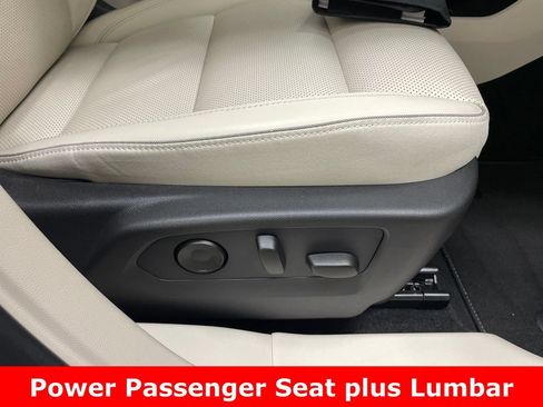 Used 2021 Buick Envision Essence w/ Technology Package I FWD image 12