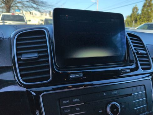 Used 2017 Mercedes-Benz GLS 450 4MATIC image 19