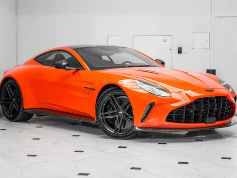 Used 2025 Aston Martin V8 Vantage Coupe image 41