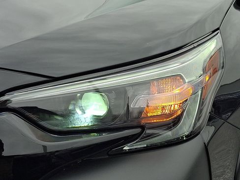 Certified 2025 Subaru Outback Limited AWD/4WD image 9